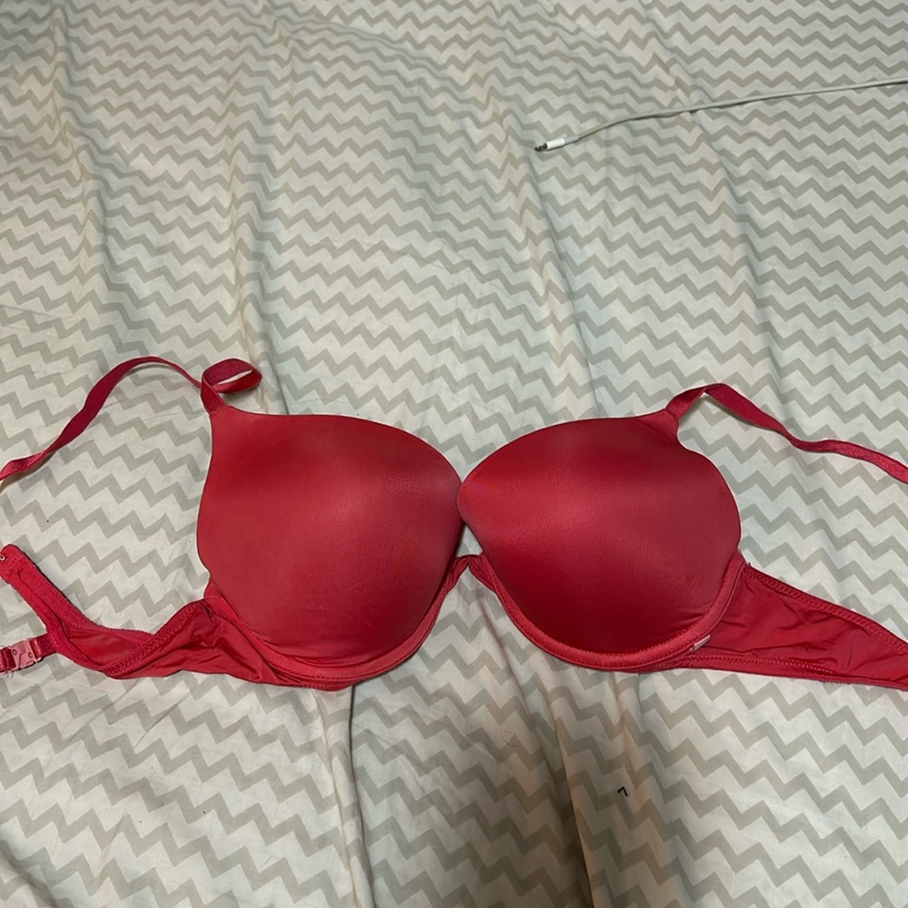 Red Victoria secret push up bra 34c